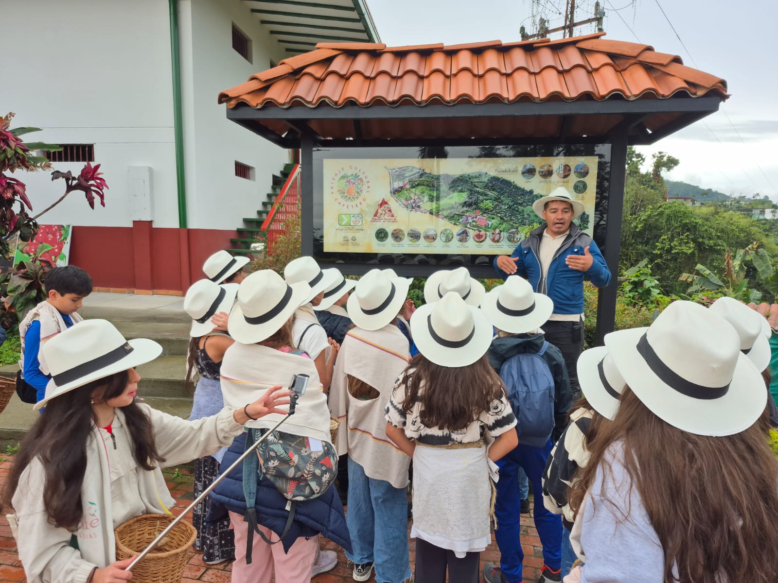 Taller cafetero, visita a finca cafetera en Santa Rosa de Cabal. Excursión Awalí