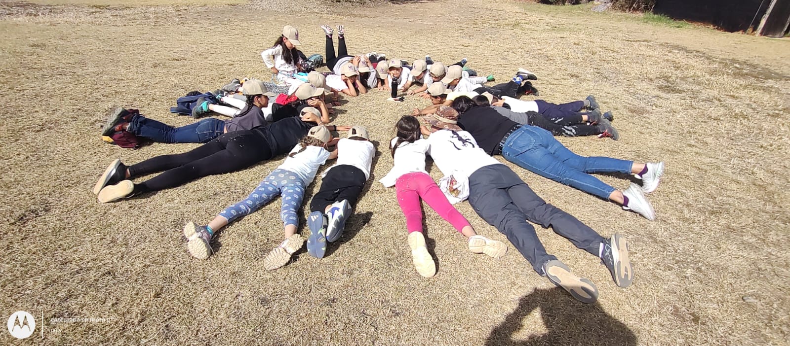 Recorrido ambiental y actividad convivencial en los pozos azules