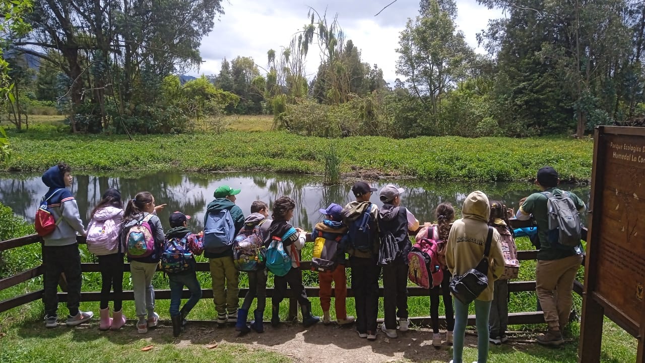 estudiantes en talleres pedagógicos vivenciales Awalí