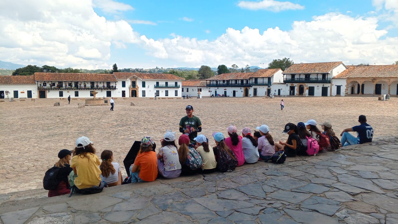 Empresa líder en la operación de salidas pedagógicas, excursiones y campamentos
