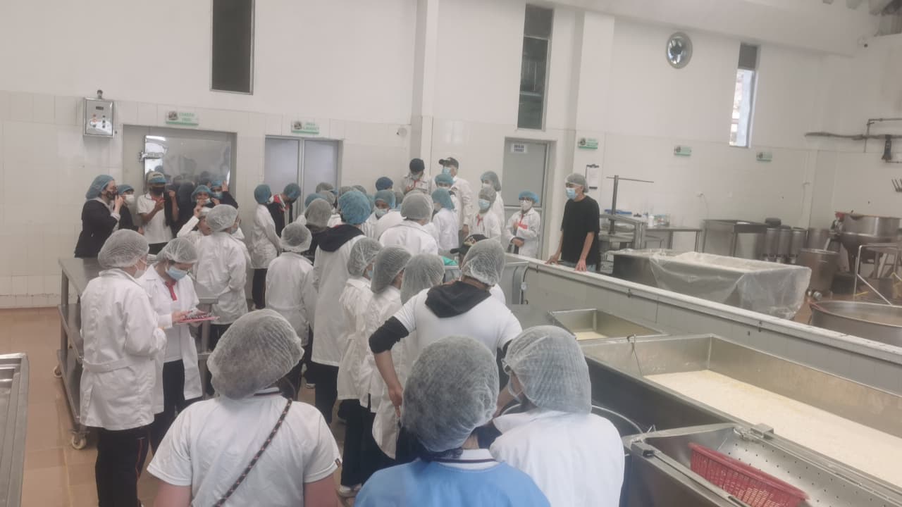 Panorámica del Valle de Ubaté durante una expedición escolar del taller de lácteos enfocada en geografía productiva.