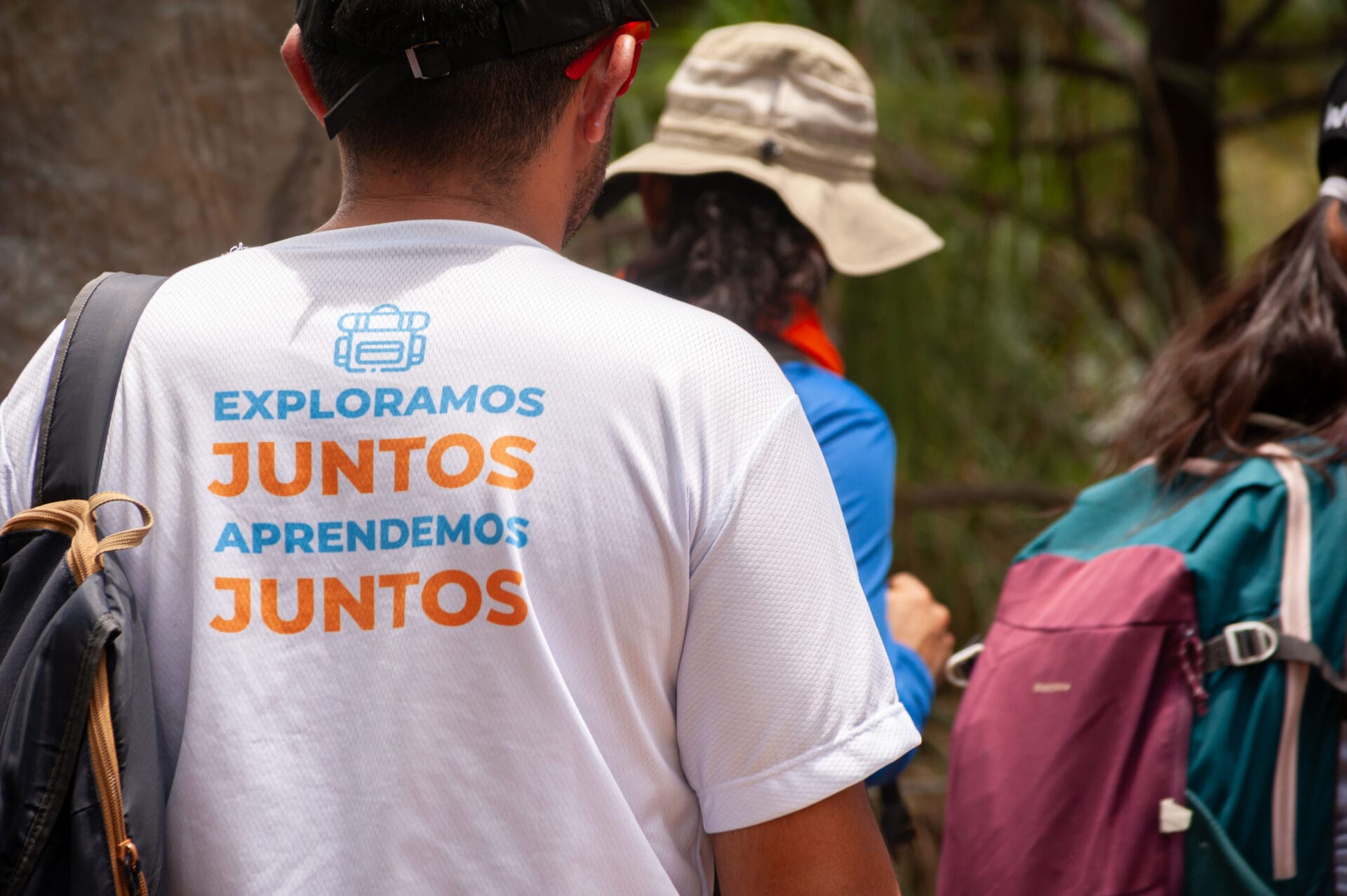 10 criterios para evaluar un operador de salidas pedagogicas. Estudiantes visitando Guatavita con Awalí School